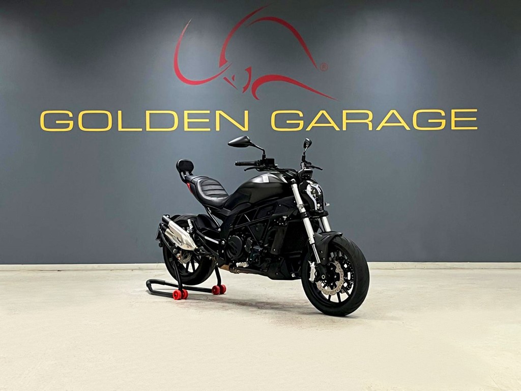 Benelli 502c Cruiser nero opaco - moto usato