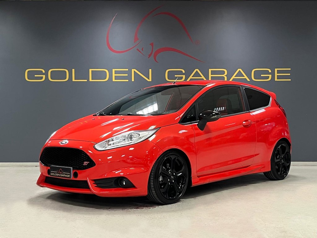Ford Fiesta ST rosso pastello - auto usato
